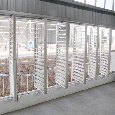 1 m a 11,6 m de comprimento Instalação química Ventilação fixa de ar Janela fechada com barra de apoio
