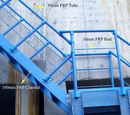Suporte de longa duração Design industrial GRP Fibra de vidro caminhadeira mangueira com kickplate