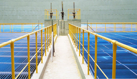 Serviço de corte oferecido Cercas de segurança de ferro de ferro fundido de FRP industrial com trilho redondo de FRP de 36 mm