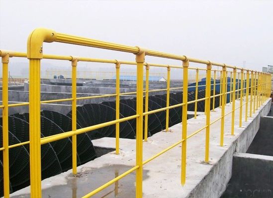 Serviço de corte oferecido Cercas de segurança de ferro de ferro fundido de FRP industrial com trilho redondo de FRP de 36 mm