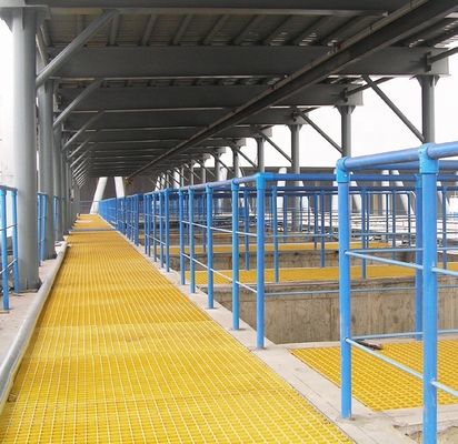 Plataforma de operação de fibra de vidro isolada resistente a produtos químicos