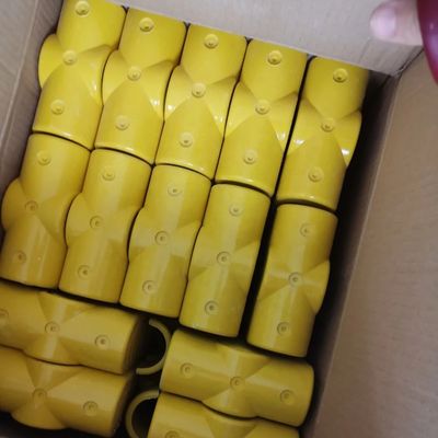 Conector T Cross Tee de fibra de vidro protegido contra UV para tubos de cerca de FRP de 36 mm e 50 mm
