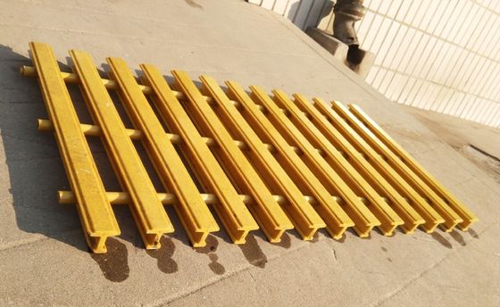 Barras T de grade de FRP pultrudadas para soluções de piso resistentes ao deslizamento e ignífugas
