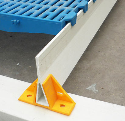 Alta resistência FRP Pultrusion Triangle Form Support Beam Profiles 40mm a 150mm de altura