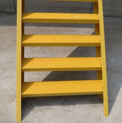 Comprimento de 1m a 11,6m Trampolim de escada de fibra de vidro personalizado com FRP resistente ao deslizamento de alta resistência