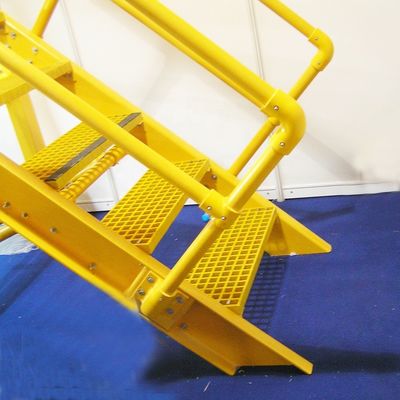 Estruturas de escadas de fibra de ferro laminada isoladas