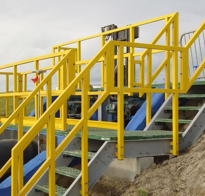 Estruturas de escadas de fibra de ferro laminada isoladas