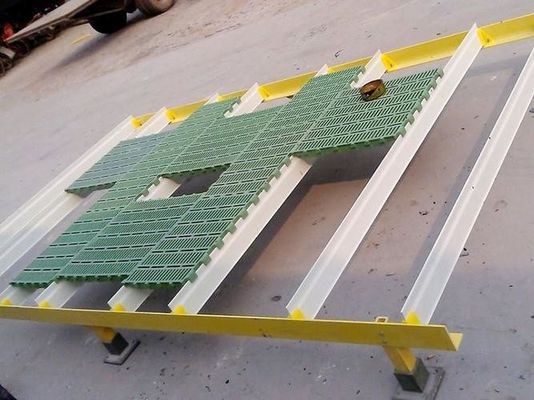 Feixes de suporte de FRP resistentes à corrosão concebidos para pisos de fazendas de suínos, garantindo a durabilidade