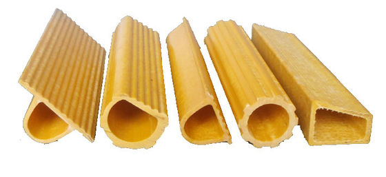 Tubos isolados de escada em forma de D com superfície lisa e fibra de vidro de alta resistência