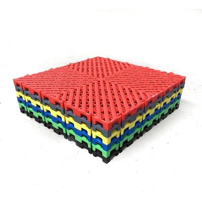 Grelha de piso de lavagem de automóveis de plástico de PP interligada Espessura de 1,8 cm para azulejos de piso de garagem