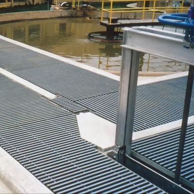 Placa de revestimento de pontes de FRP com 40% 80% de área aberta e piso de painéis compostos externos de fibra de vidro
