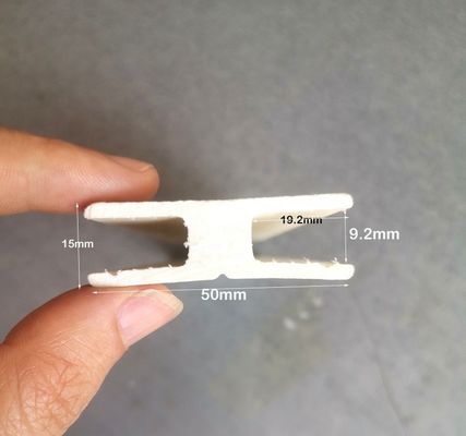 Perfil de junção de fibras de vidro para a junção de placas por serviço de corte e técnica de pultração
