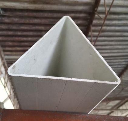 Perfis triangulares lisos de FRP de 180 mm Perfis triangulares de fibra de vidro Secção angular de GFRP