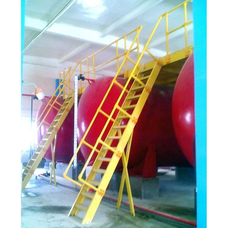Escadas de degrau de fibra de vidro isoladas industriais Anticorrosivo e resistente para plataforma
