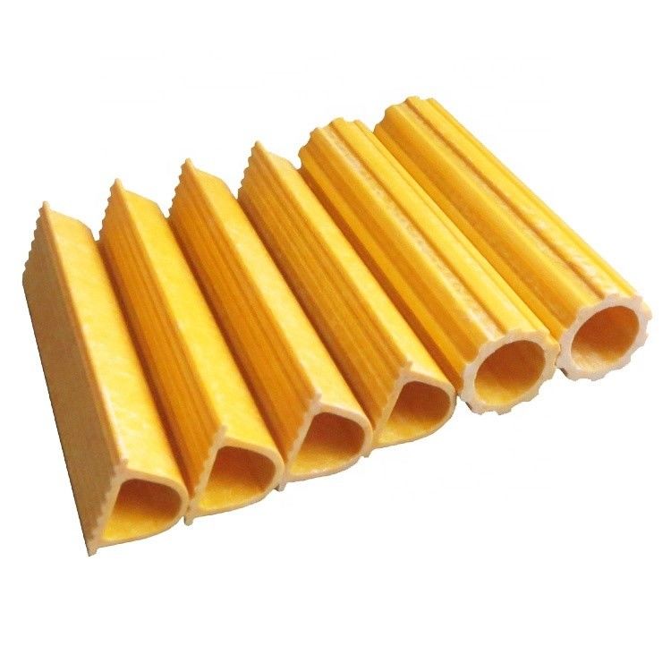 Cores personalizadas Engrenagem de alta capacidade de carga e tubo pultrudo de FRP tipo D Ideal para degraus de escada de passo de FRP