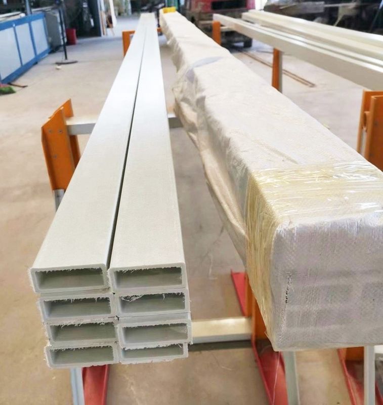 Estruturas Tubos planos de fibra de vidro de alta resistência FRP plástico composto pólo retangular comprimento de 1m a 11,6m